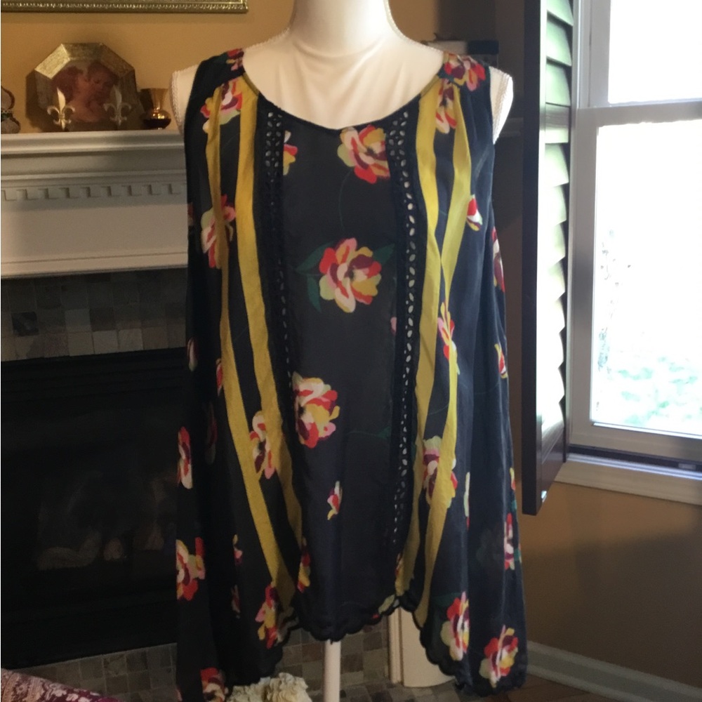 JOHNNY WAS   EMILY TANK size L  very good condition